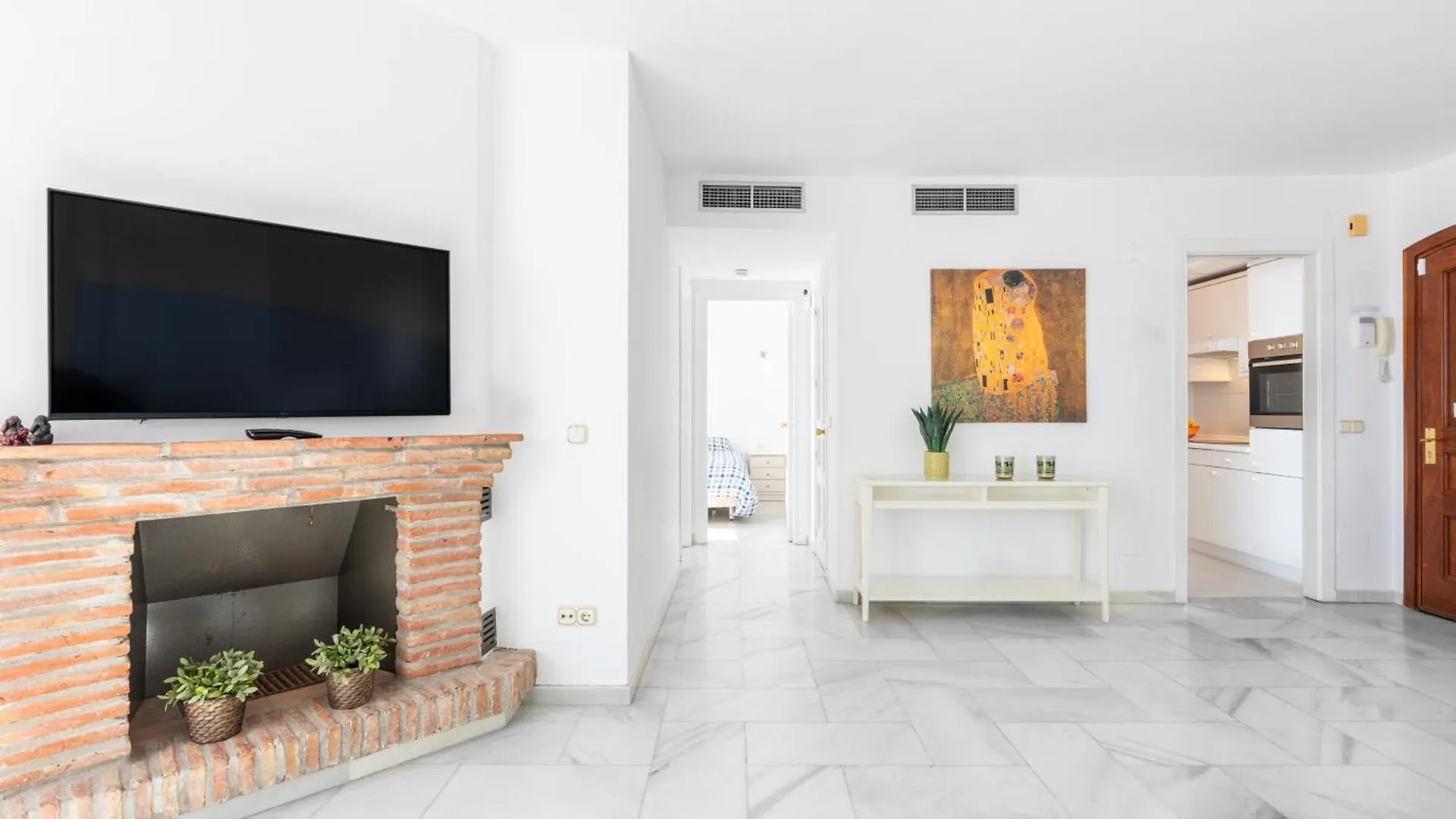 Puerto Deportivo - 2 Bedroom Apartment In Puerto Marina Benalmadena
