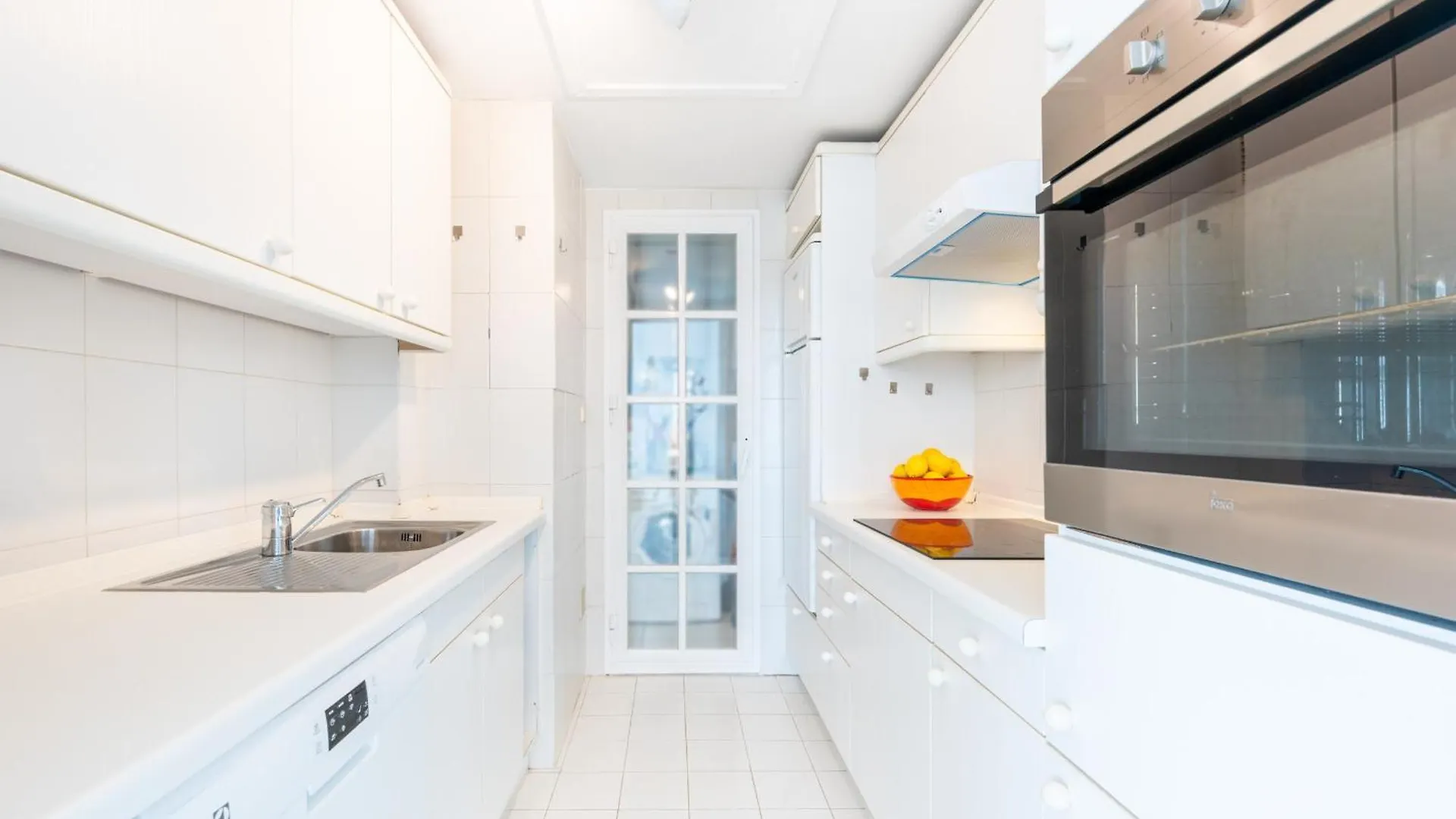 Puerto Deportivo - 2 Bedroom Apartment In Puerto Marina Benalmadena