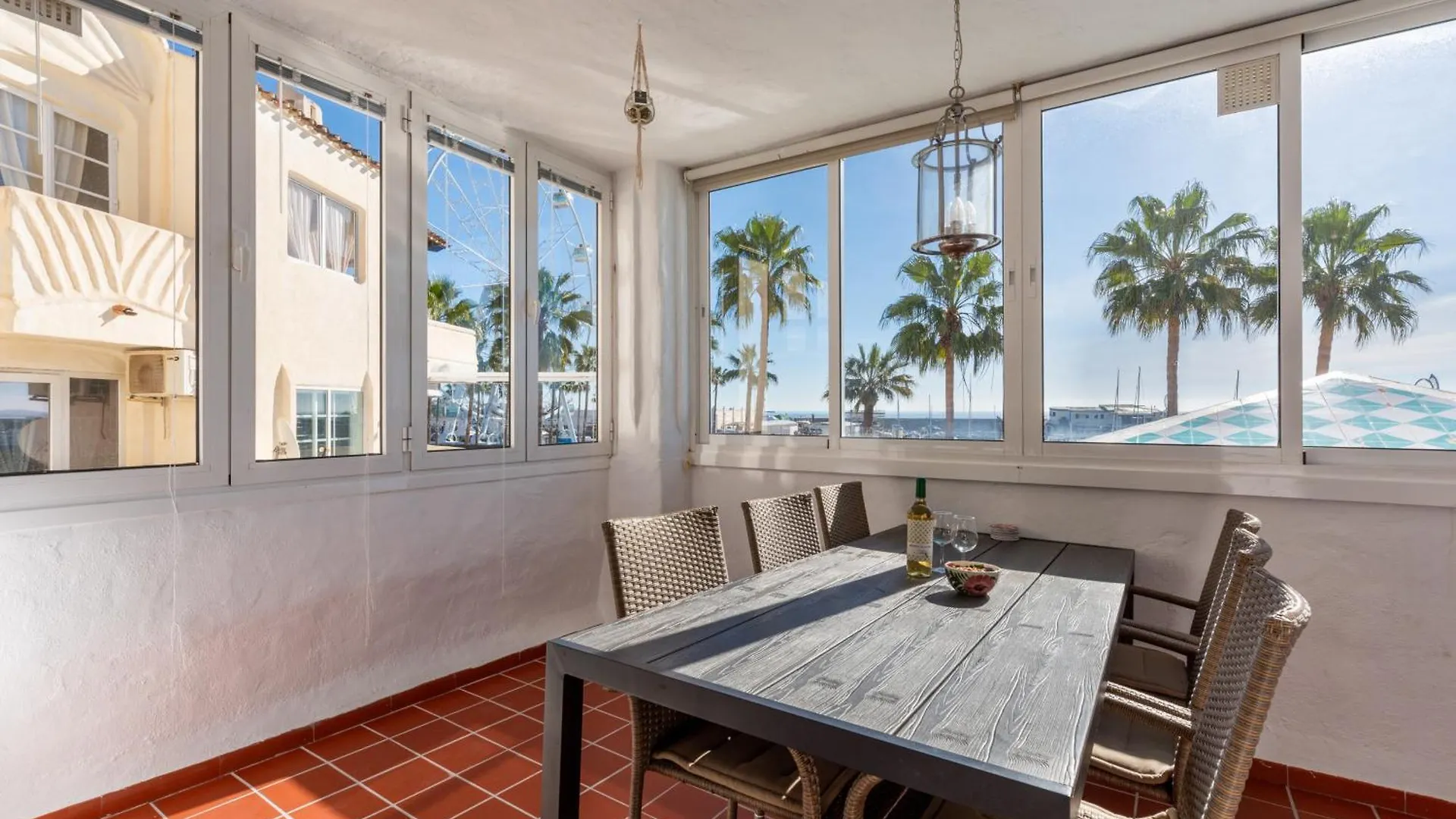 Puerto Deportivo - 2 Bedroom Apartment In Puerto Marina Benalmadena Spain