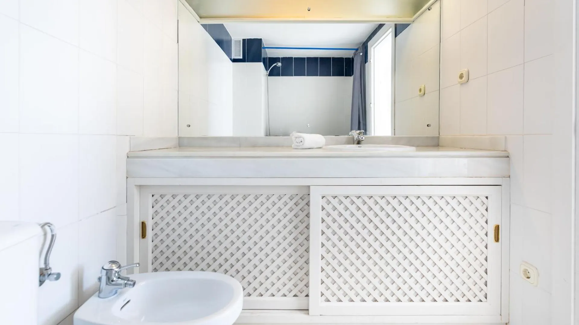 Puerto Deportivo - 2 Bedroom Apartment In Puerto Marina 贝纳尔马德纳 0*,  西班牙